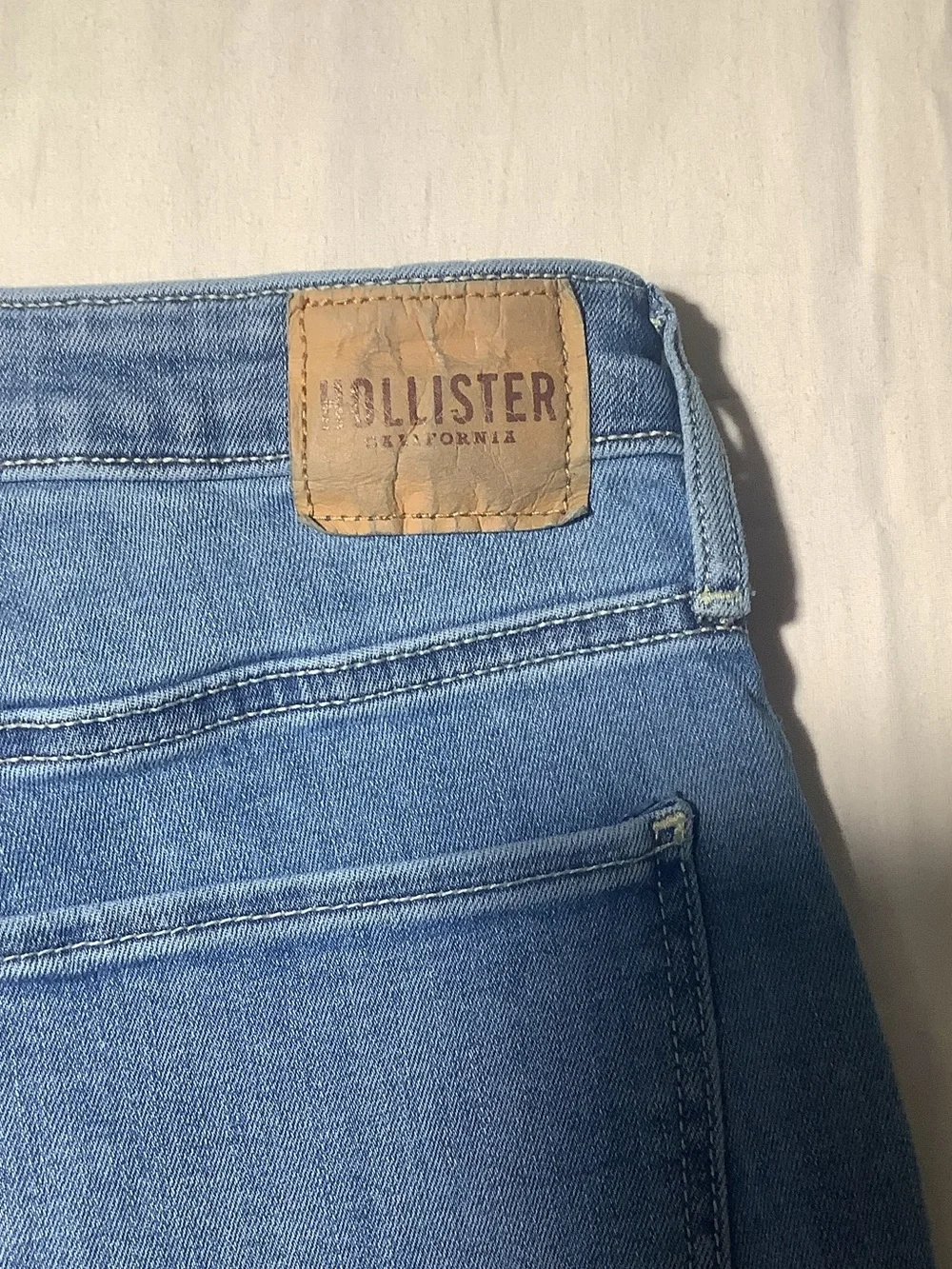 Hollister Light Wash Curvy High-Rise Vintage Flare Jeans 28W-31L